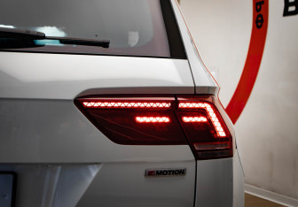 Подержанный автомобиль Volkswagen Tiguan 2019 года (37 фото)