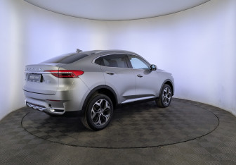 Подержанный автомобиль Haval F7x 2021 года (5 фото)