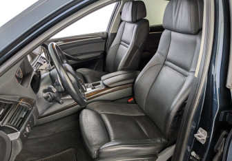 Подержанный автомобиль BMW X6 2013 года (21 фото)