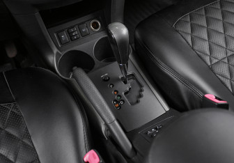 Подержанный автомобиль Toyota RAV4 2012 года (15 фото)