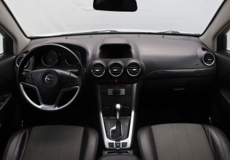 Подержанный автомобиль Opel Antara 2015 года (13 фото)