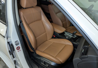 Подержанный автомобиль BMW X4 2015 года (22 фото)
