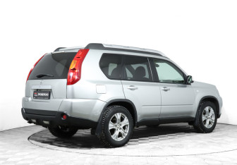 Подержанный автомобиль Nissan X-Trail 2008 года (5 фото)