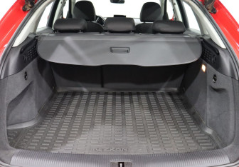 Подержанный автомобиль Audi Q3 2015 года (23 фото)