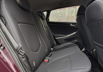 Подержанный автомобиль Hyundai Solaris Hatchback 2013 года (11 фото)