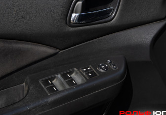 Подержанный автомобиль Honda CR-V 2013 года (17 фото)