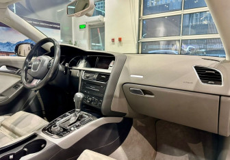Подержанный автомобиль Audi A5 Coupe 2010 года (12 фото)