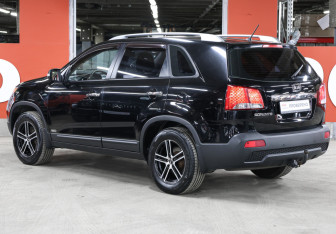 Подержанный автомобиль Kia Sorento 2012 года (7 фото)