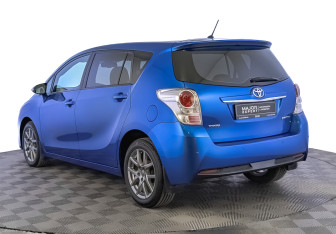 Подержанный автомобиль Toyota Verso 2014 года (7 фото)