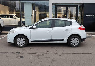 Подержанный автомобиль Renault Megane Hatchback 2012 года (8 фото)