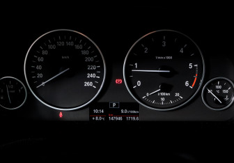 Подержанный автомобиль BMW X3 2011 года (11 фото)