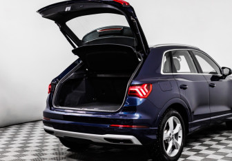 Подержанный автомобиль Audi Q3 2019 года (14 фото)