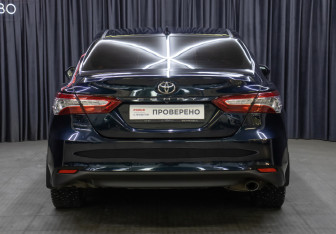 Подержанный автомобиль Toyota Camry Sedan 2020 года (6 фото)