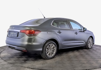 Подержанный автомобиль Citroen C4 Sedan 2017 года (5 фото)