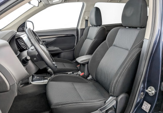 Подержанный автомобиль Mitsubishi Outlander 2021 года (20 фото)