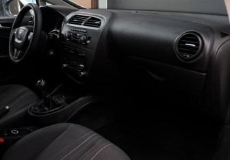 Подержанный автомобиль SEAT Leon Hatchback 2012 года (9 фото)