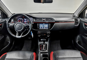 Подержанный автомобиль Kia Rio Sedan 2020 года (13 фото)