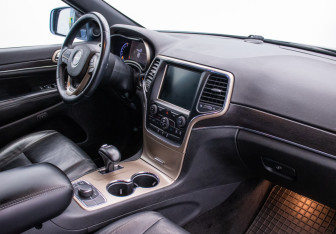 Подержанный автомобиль Jeep Grand Cherokee 2014 года (9 фото)