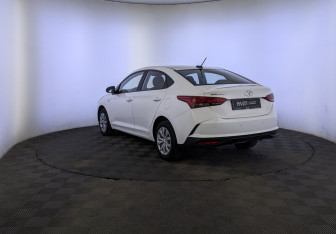 Подержанный автомобиль Hyundai Solaris Sedan 2021 года (7 фото)