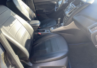 Подержанный автомобиль Ford Focus Sedan 2011 года (9 фото)