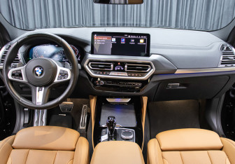 Подержанный автомобиль BMW X4 2021 года (14 фото)