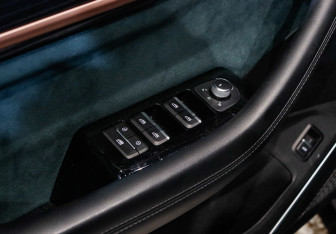 Подержанный автомобиль Geely Monjaro 2023 года (18 фото)