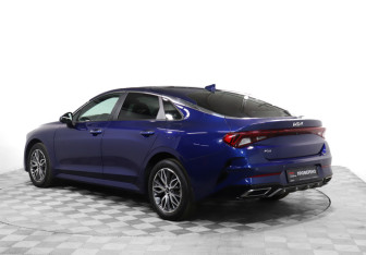 Подержанный автомобиль Kia K5 2022 года (7 фото)
