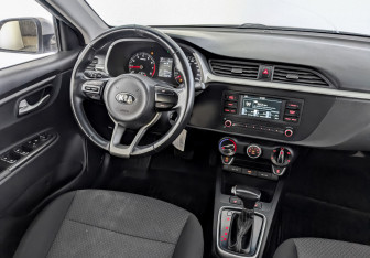 Подержанный автомобиль Kia Rio Hatchback 2021 года (28 фото)