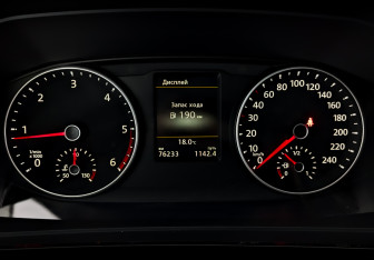 Подержанный автомобиль Volkswagen Multivan 2019 года (15 фото)