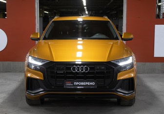 Подержанный автомобиль Audi Q8 2019 года (2 фото)