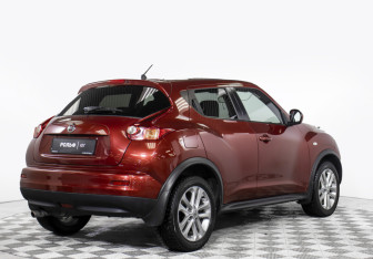 Подержанный автомобиль Nissan Juke 2012 года (5 фото)