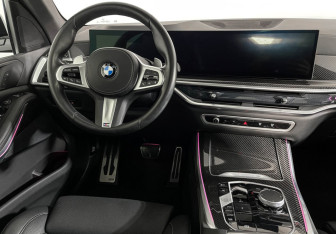Подержанный автомобиль BMW X5 2024 года (15 фото)