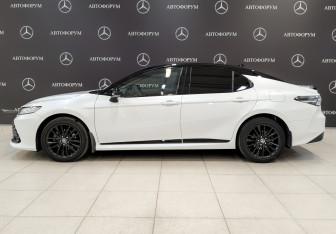 Подержанный автомобиль Toyota Camry Sedan 2021 года (8 фото)