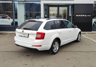 Подержанный автомобиль Skoda Octavia Wagon 2013 года (5 фото)