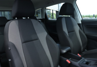 Подержанный автомобиль Skoda Karoq 2022 года (14 фото)