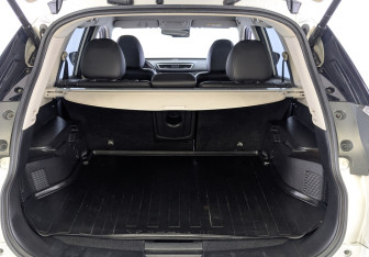 Подержанный автомобиль Nissan X-Trail 2018 года (10 фото)