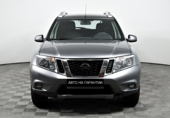 Подержанный автомобиль Nissan Terrano 2020 года (2 фото)