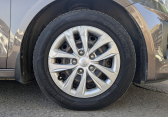 Подержанный автомобиль Kia Ceed Hatchback 2019 года (18 фото)