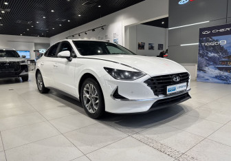 Подержанный автомобиль Hyundai Sonata 2020 года (3 фото)