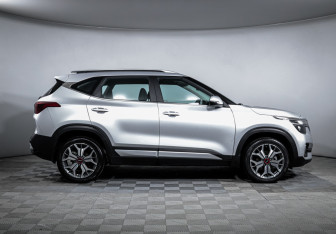 Подержанный автомобиль Kia Seltos 2022 года (4 фото)