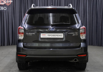 Подержанный автомобиль Subaru Forester Suv 2017 года (6 фото)