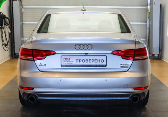 Подержанный автомобиль Audi A4 Sedan 2018 года (5 фото)