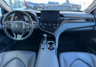 Подержанный автомобиль Toyota Camry Sedan 2021 года (9 фото)