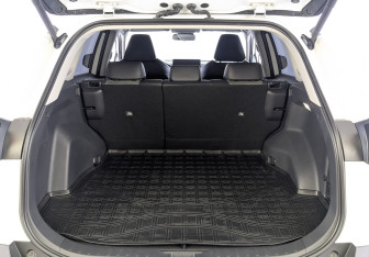 Подержанный автомобиль Toyota RAV4 2024 года (10 фото)