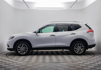Подержанный автомобиль Nissan X-Trail 2018 года (8 фото)