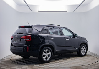 Подержанный автомобиль Kia Sorento 2014 года (5 фото)