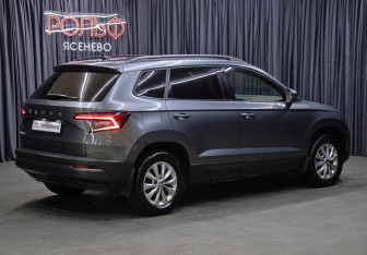 Подержанный автомобиль Skoda Karoq 2020 года (5 фото)