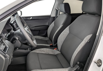 Подержанный автомобиль Skoda Rapid Liftback 2021 года (20 фото)