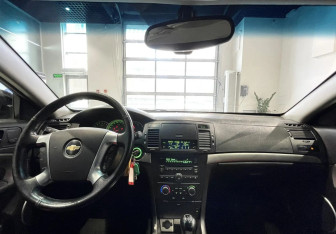 Подержанный автомобиль Chevrolet Epica 2008 года (10 фото)