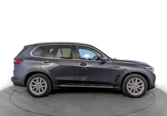 Подержанный автомобиль BMW X5 2020 года (4 фото)